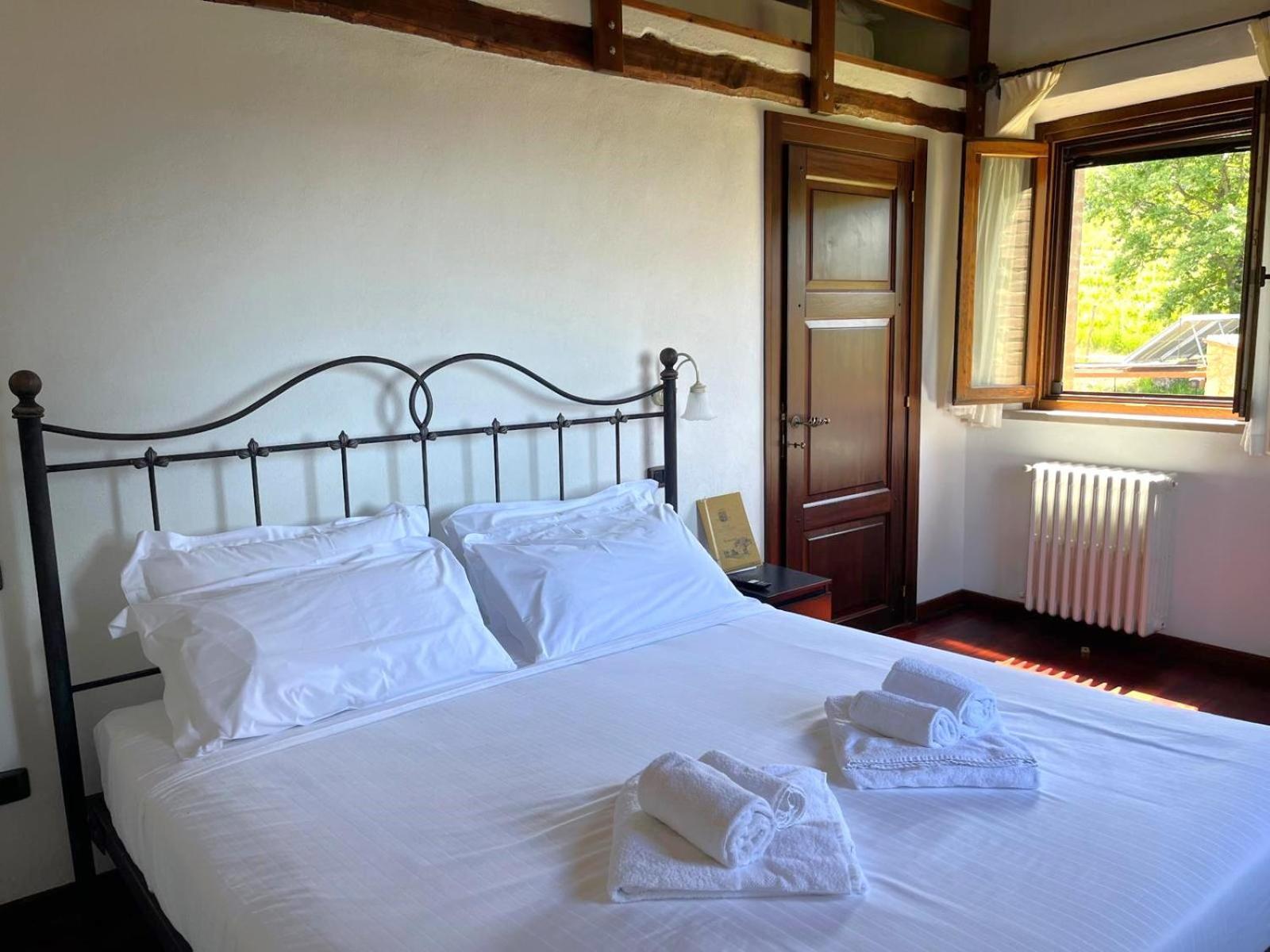 Aia Leccioni Agroturismo
